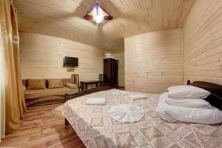 Отель Villa Leku SPA Resort Буковель Стандартный трехместный номер - Включен вход в спа-центр-1