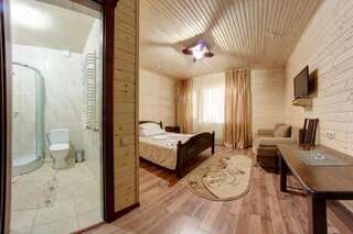 Отель Villa Leku SPA Resort Буковель Стандартный трехместный номер - Включен вход в спа-центр-5