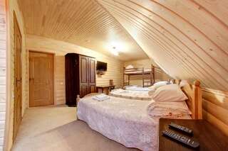 Отель Villa Leku SPA Resort Буковель Семейный номер в мансарде - Включен вход в спа-центр-2