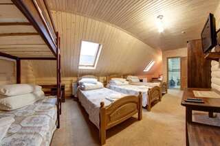 Отель Villa Leku SPA Resort Буковель Семейный номер в мансарде - Включен вход в спа-центр-4