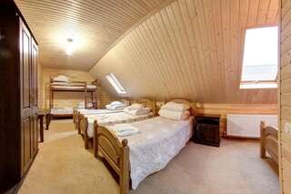 Отель Villa Leku SPA Resort Буковель Семейный номер в мансарде - Включен вход в спа-центр-6